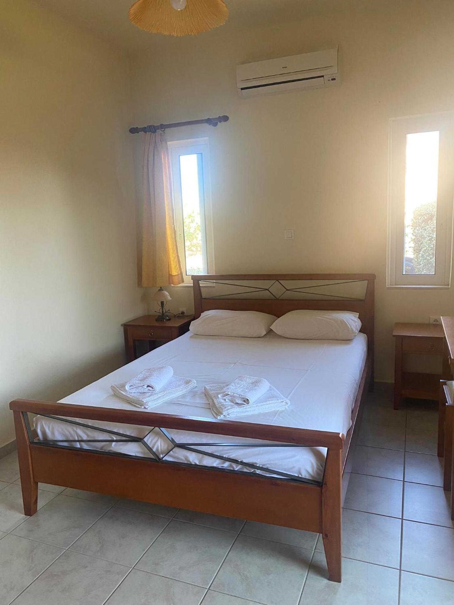 פראנגוקאסטלון Kioni Villas מראה חיצוני תמונה