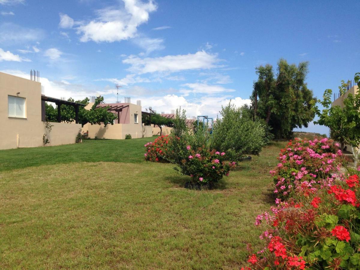 פראנגוקאסטלון Kioni Villas מראה חיצוני תמונה